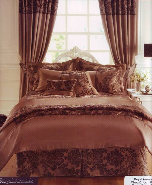 KingSize Faux Silk Duvet Cover Bedding Set In Red & Black